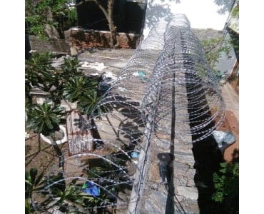 Completed Projects : Razor Barbed Wire Fence for House Safety - Athurugiriya - Ferdimesh Hardware - 2025 